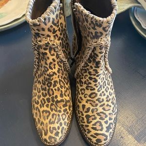 Very volital Booties